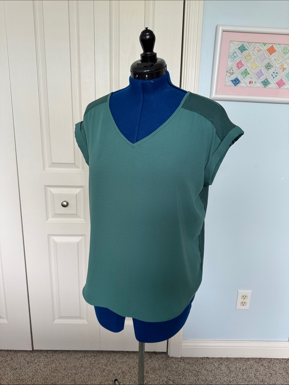 Relaxed V-Neck Cap Sleeve Blouse in Teal